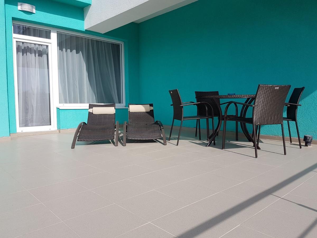 Summerland Sunrise Apartments Mamaia Exterior foto